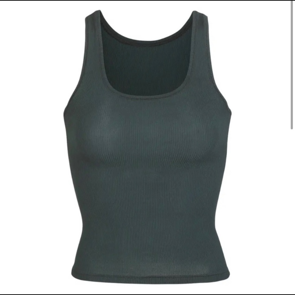 BNWT SKIMS Soft Lounge Tank in Cypress
